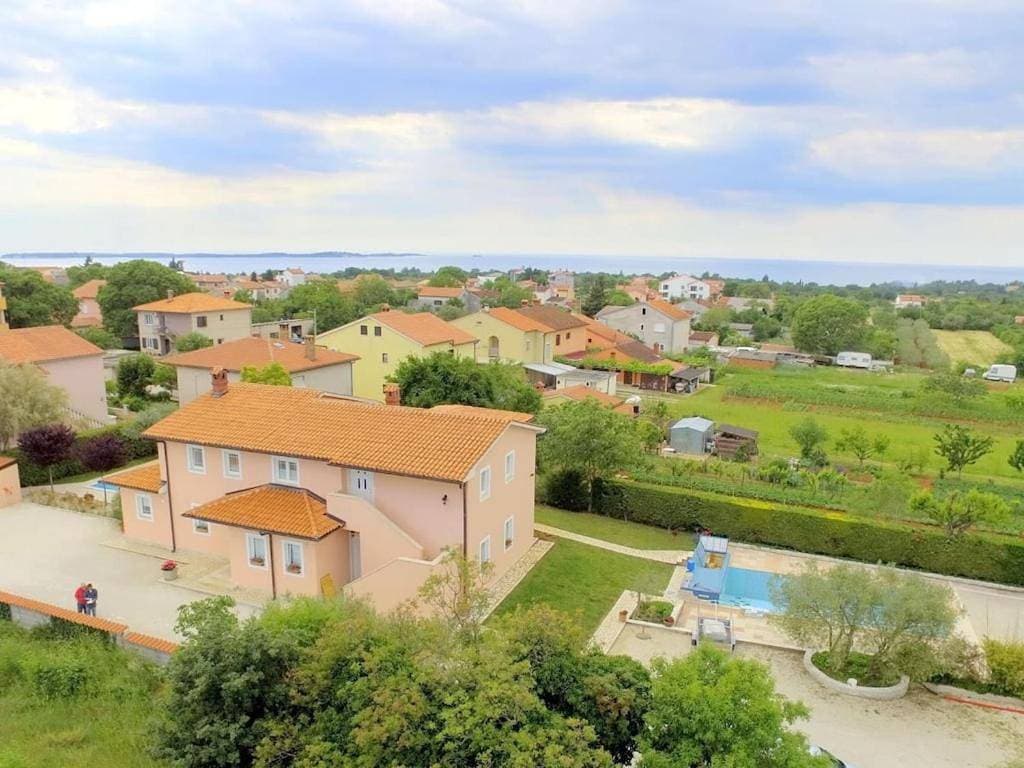 Foto 2 von 21: Two-Bedroom Holiday Home