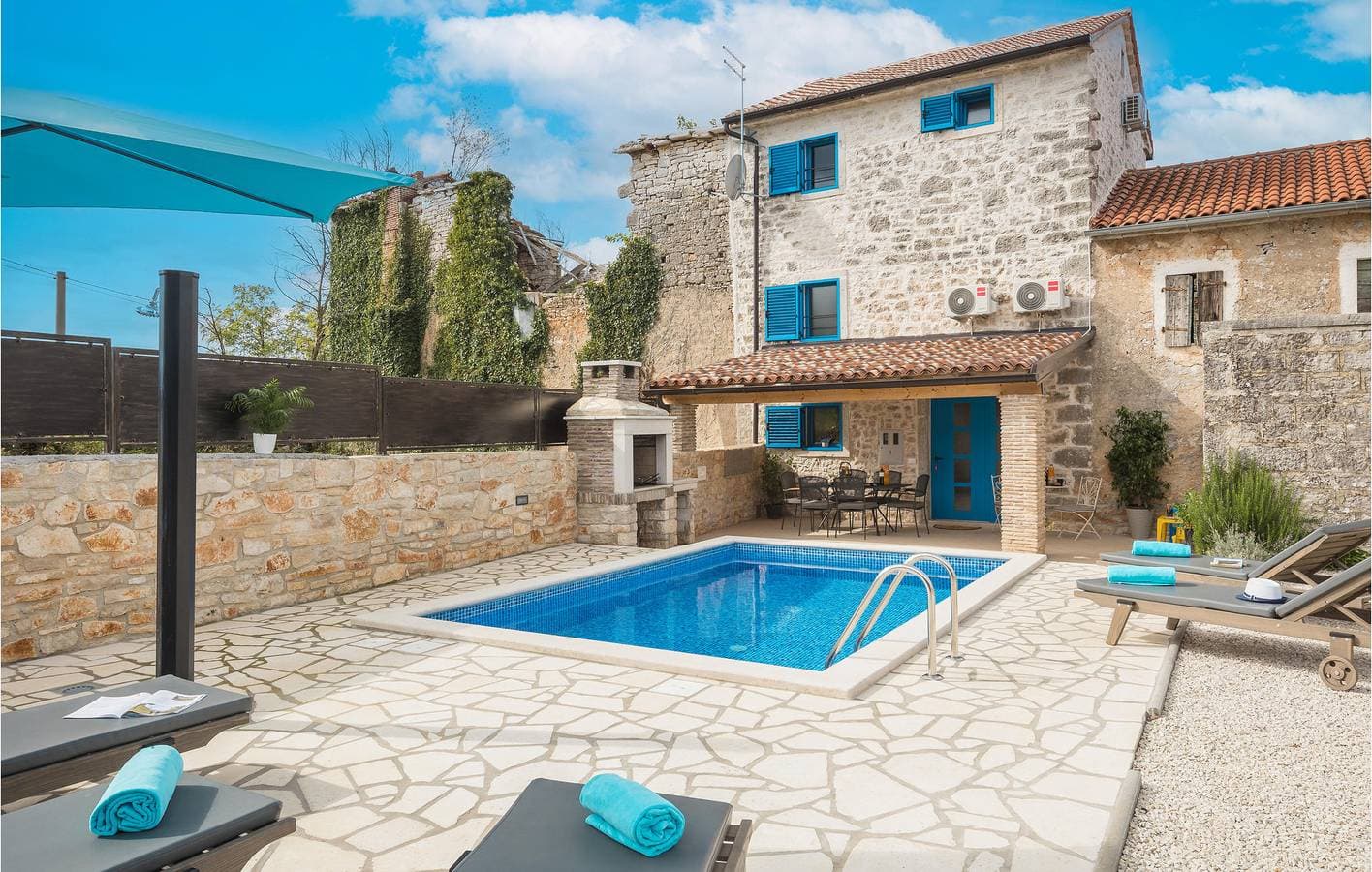 Foto 7 von 30: Gemütliche 1-Zimmer-Wohnung mit Pool, WLAN und Parkplatz in Anzici