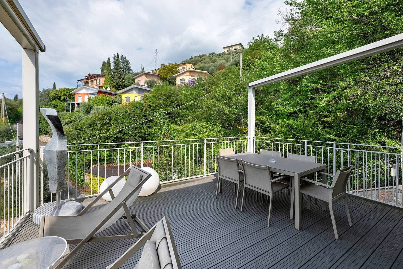 Foto 4 von 29: Ferienwohnung "Residenz La Mignon Terrazza" mit Seeblick, Klimaanlage und Terrasse