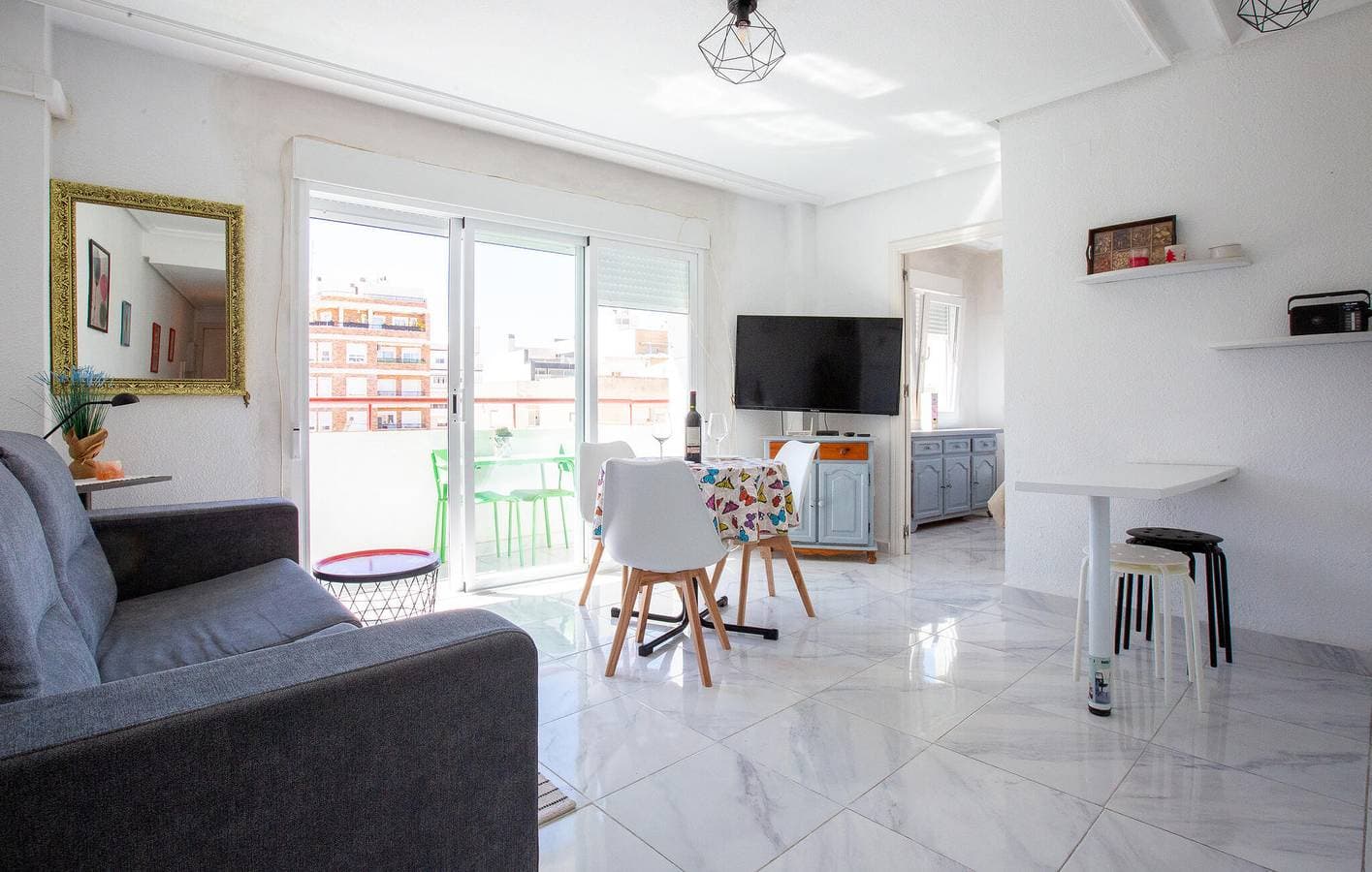 Modernes Strand-Apartment mit Aufzug & WiFi 1