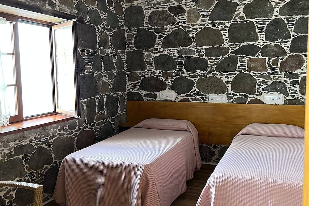 Foto 4 von 30: Casa Rural con Baño Adaptado a Minusválidos, ¡a 5 min de la Playa!