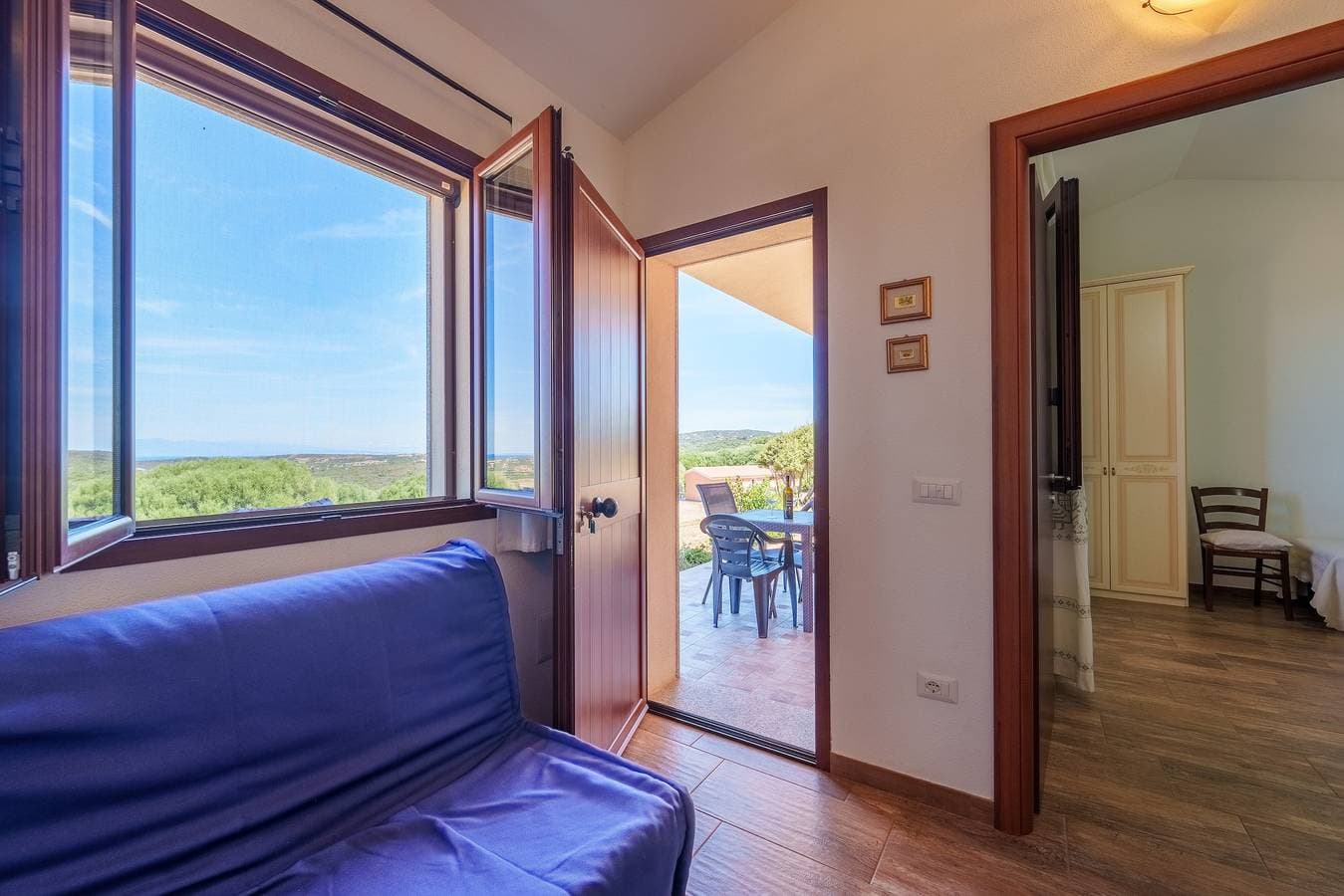 Foto 7 von 29: Ferienwohnung "Casa Mirto Con Piscina E Vista Mare" mit Meerblick, Gemeinschaftspool und WLAN