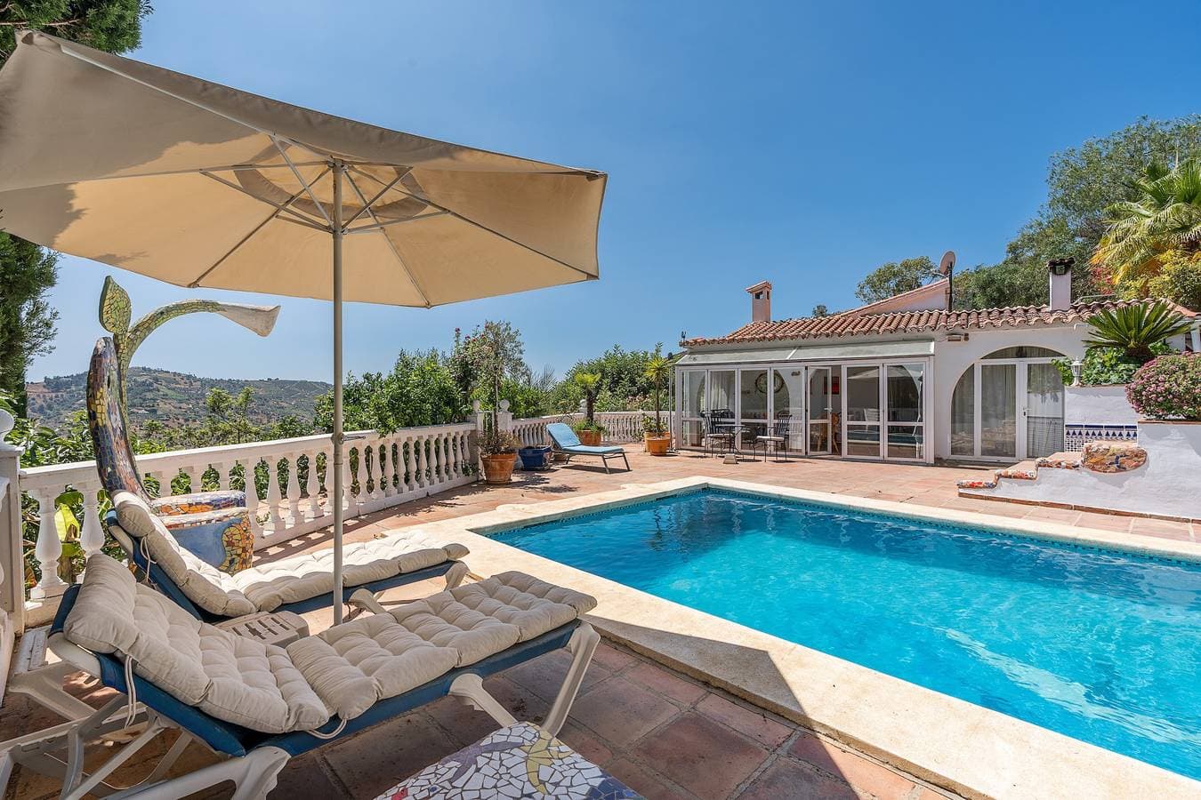 Foto 2 von 33: Villa 'Villena' mit Bergblick, Wi-Fi und Klimaanlage
