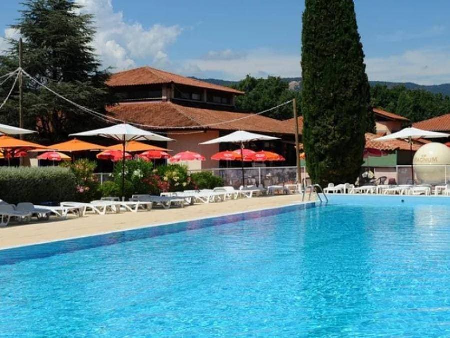 Foto 2 von 13: Village vacances Cévéo de Bormes-les-Mimosas " La Manne" - Ferienhaus 4 personen - 2-Zimmer-Maisonette 4 P.