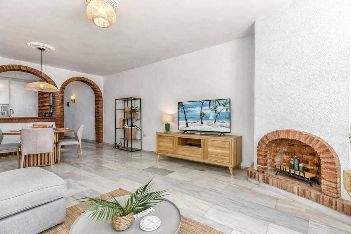Calahonda Charm, stylish apartment with swimming pool 1