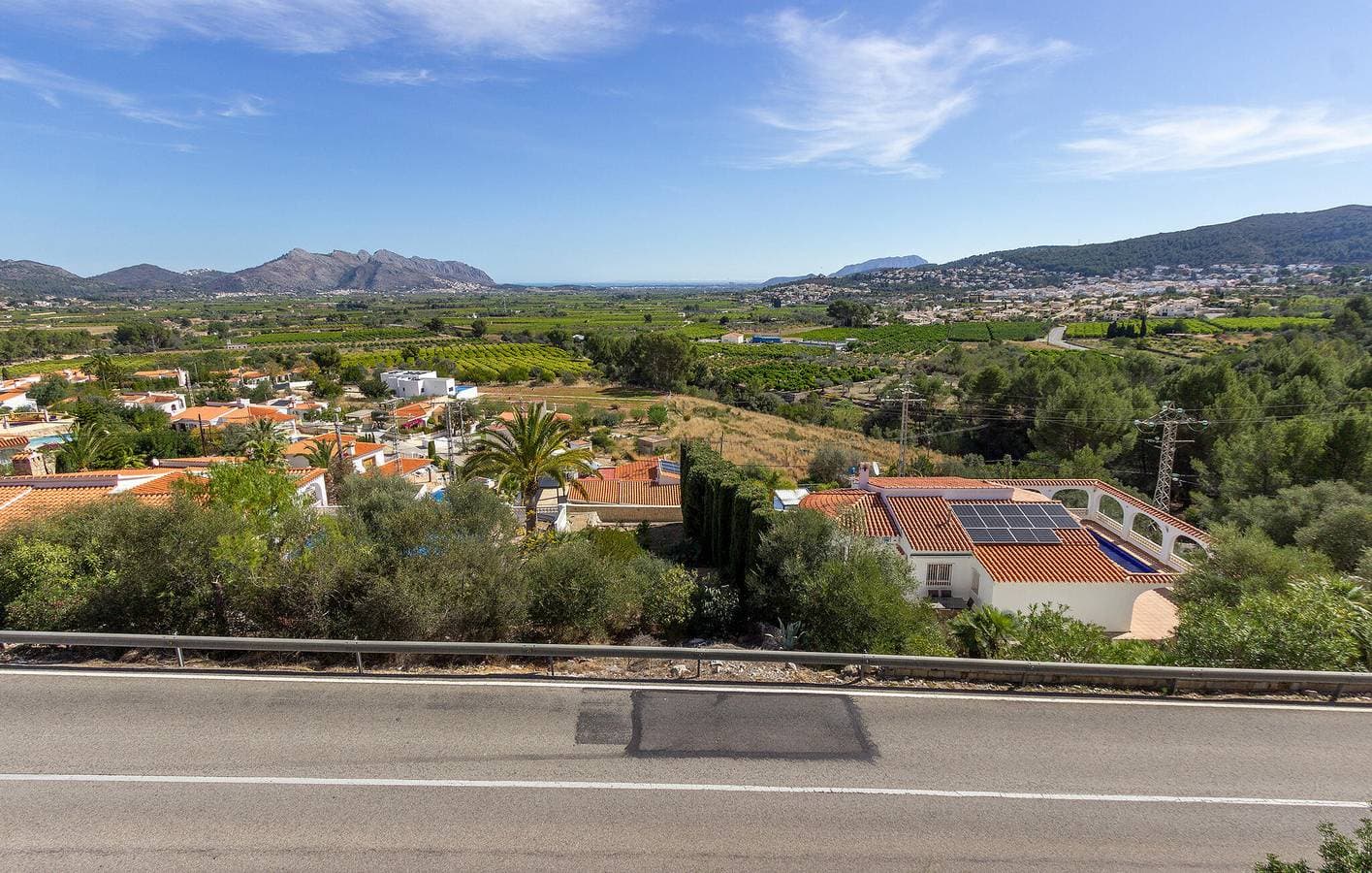 Foto 12 von 23: Modernes Apartment mit Pool und Terrasse in Orba, nahe dem Stadtzentrum