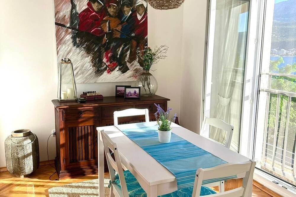 Foto 13 von 15: Cozy 1-bedroom apartment in charming Njivice with WiFi, AC