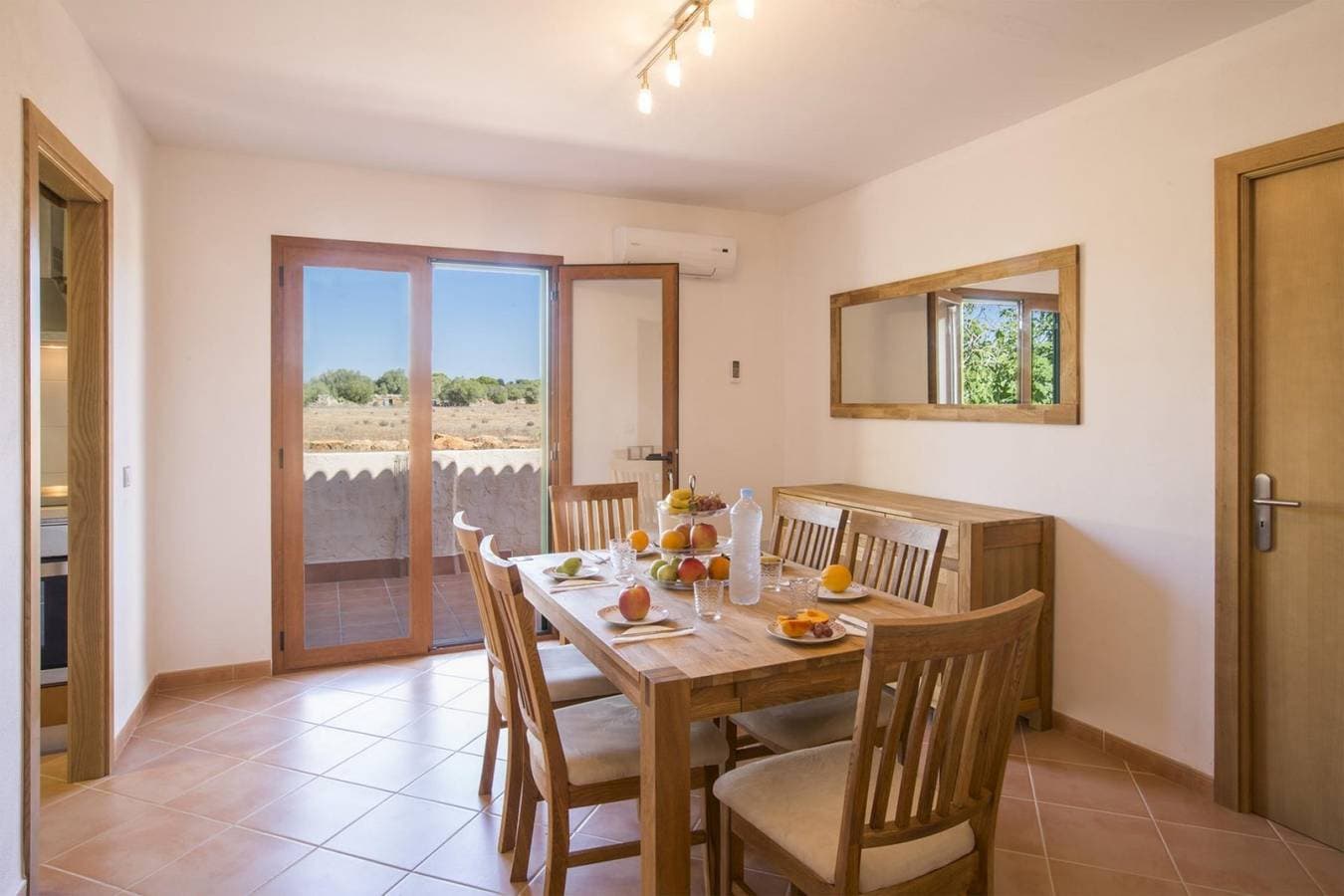 Foto 12 von 29: Short De Son Fideu – Moderne Villa auf dem Land mit Pool und in Strandnähe mit kostenloses WLAN