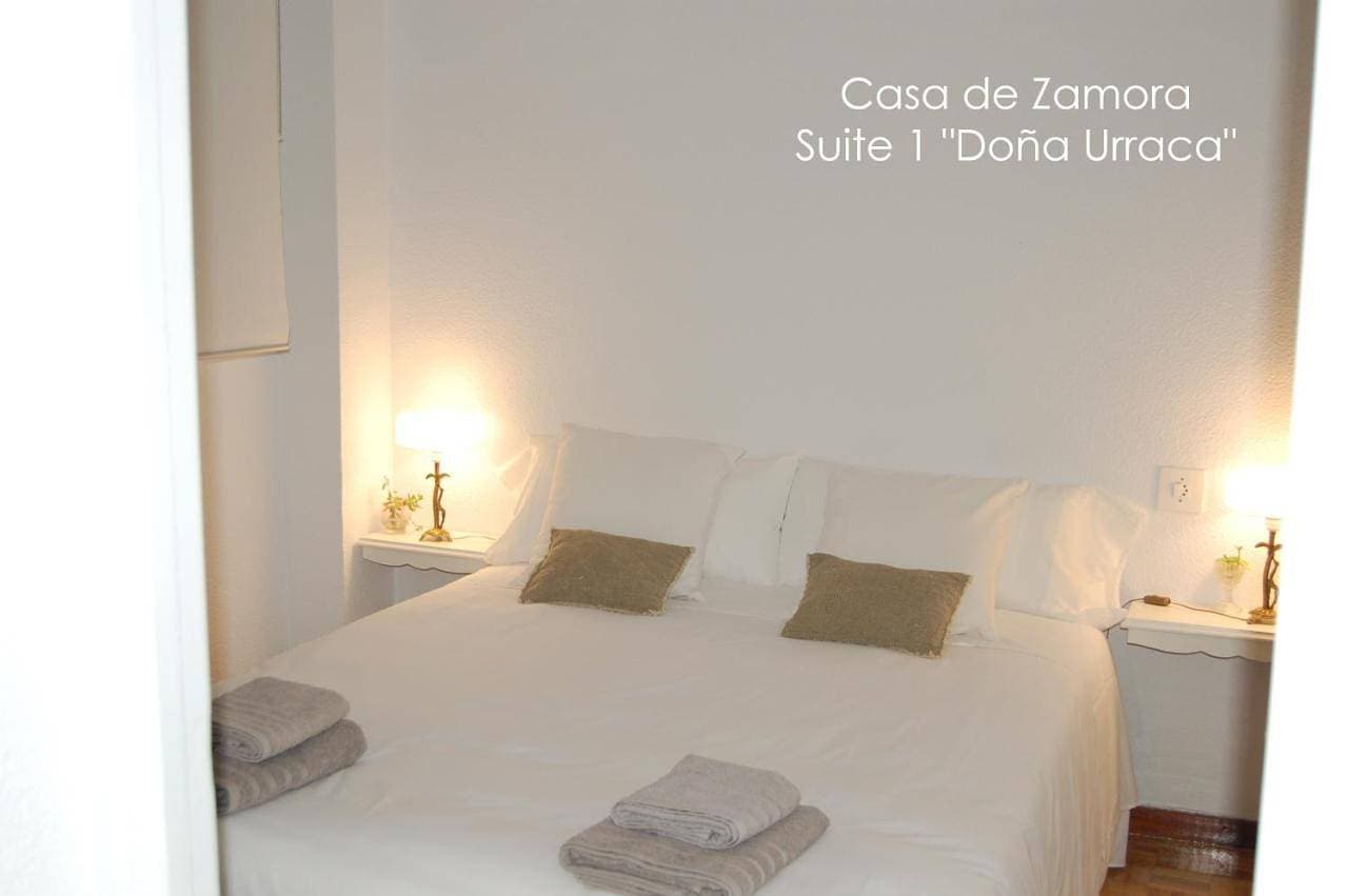 Foto 6 von 17: Double Room with Private Bathroom