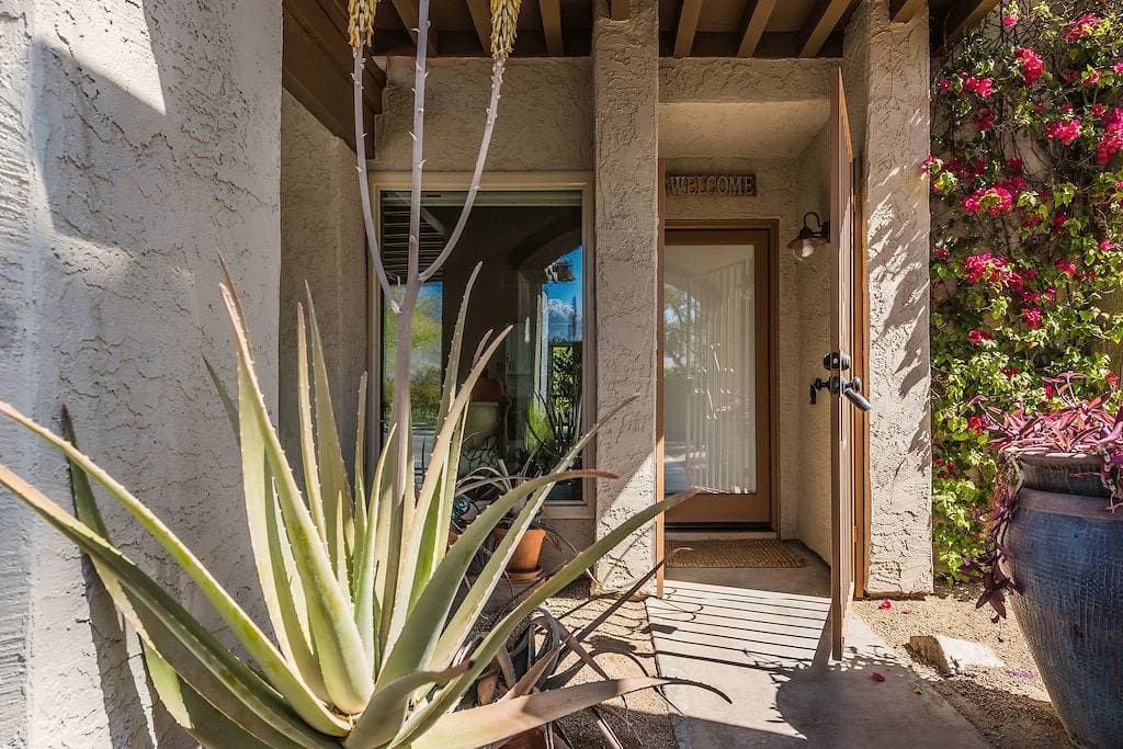 Foto 2 von 35: Casa Mesquite - Lovely Bungalow in S Palm Springs