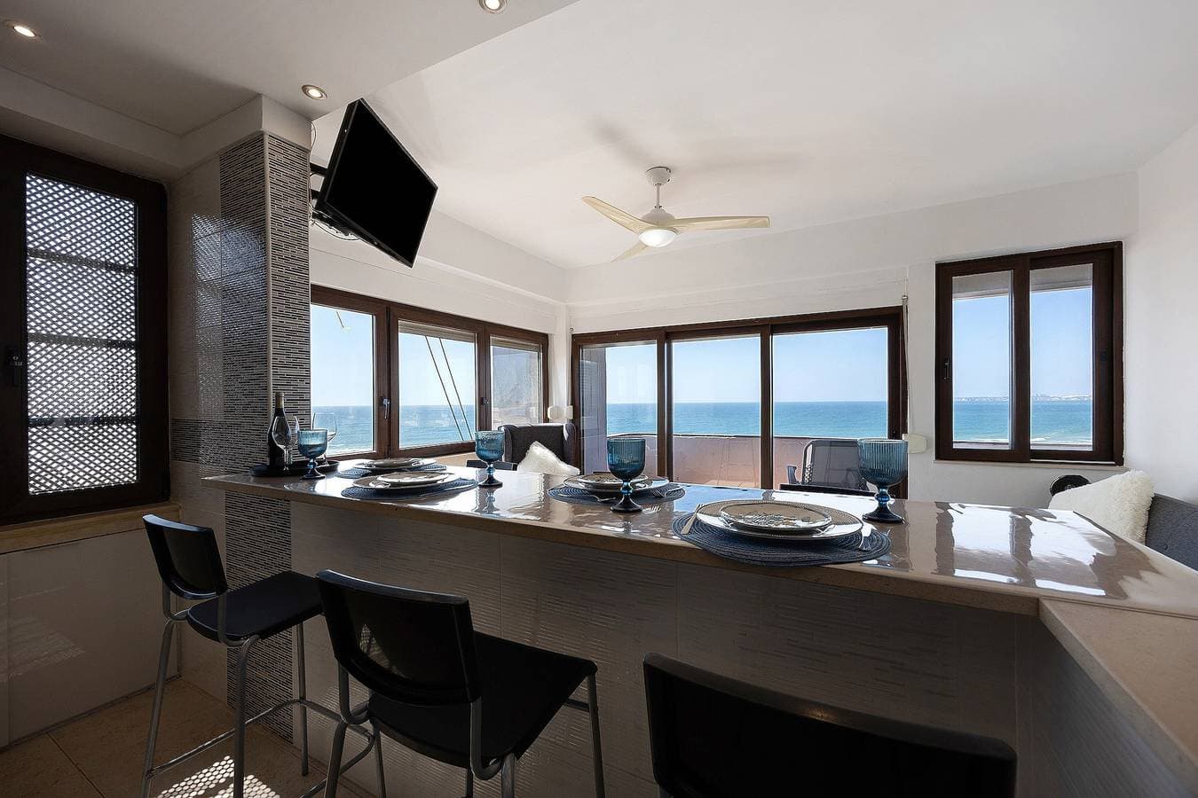 Foto 6 von 28: Ferienhaus 'Alvor Vista Magnífica na Praia' mit Meerblick, Balkon und WLAN