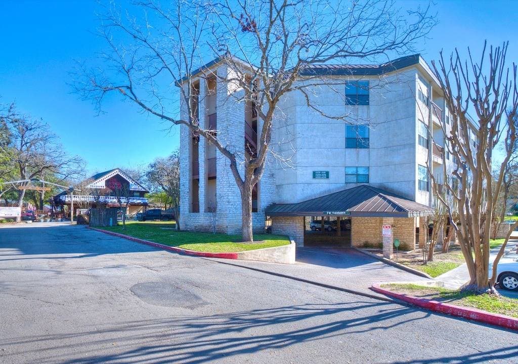 Foto 10 von 43: Frisch renovierte Cosy Comal River Condo - gegenüber der Schlitterbahn!