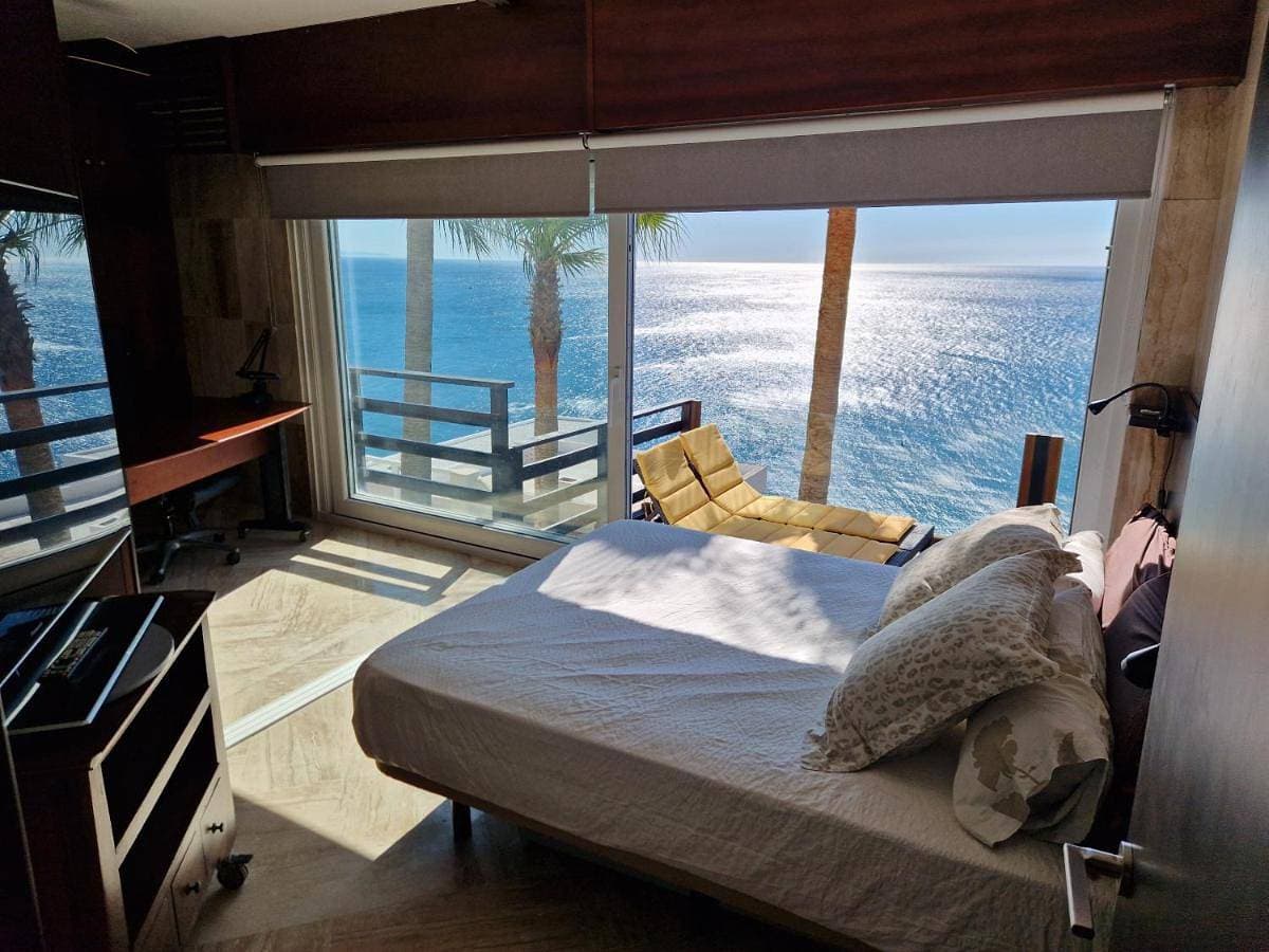 Foto 2 von 102: Villa with Sea View