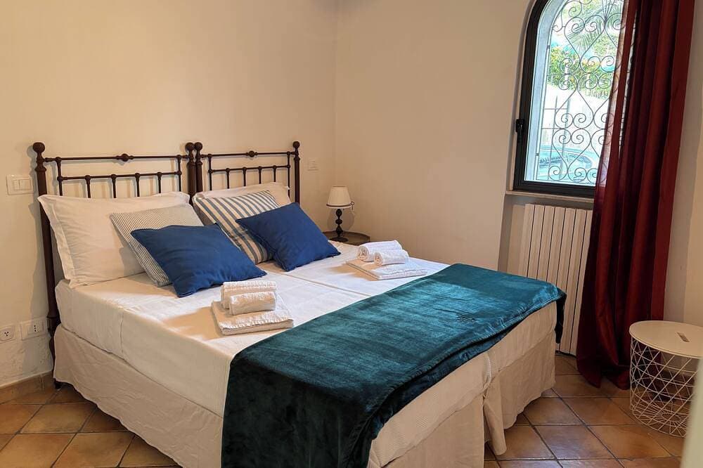 Foto 5 von 30: Villa San Vito, Amalfi Coast. Seaview Terrace, Garden, and Private Parking.