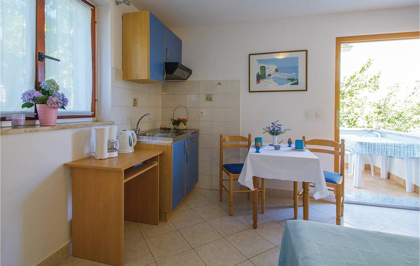 Foto 3 von 19: Gemütliche Wohnung mit Terrasse, Parkplatz und WLAN – 400 m zum Strand