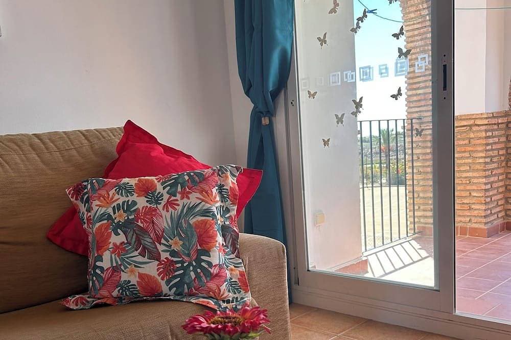 Foto 7 von 26: Fantastische Familienwohnung mit Innen-/Außenpools & Gärten, Sicherer Parkplatz