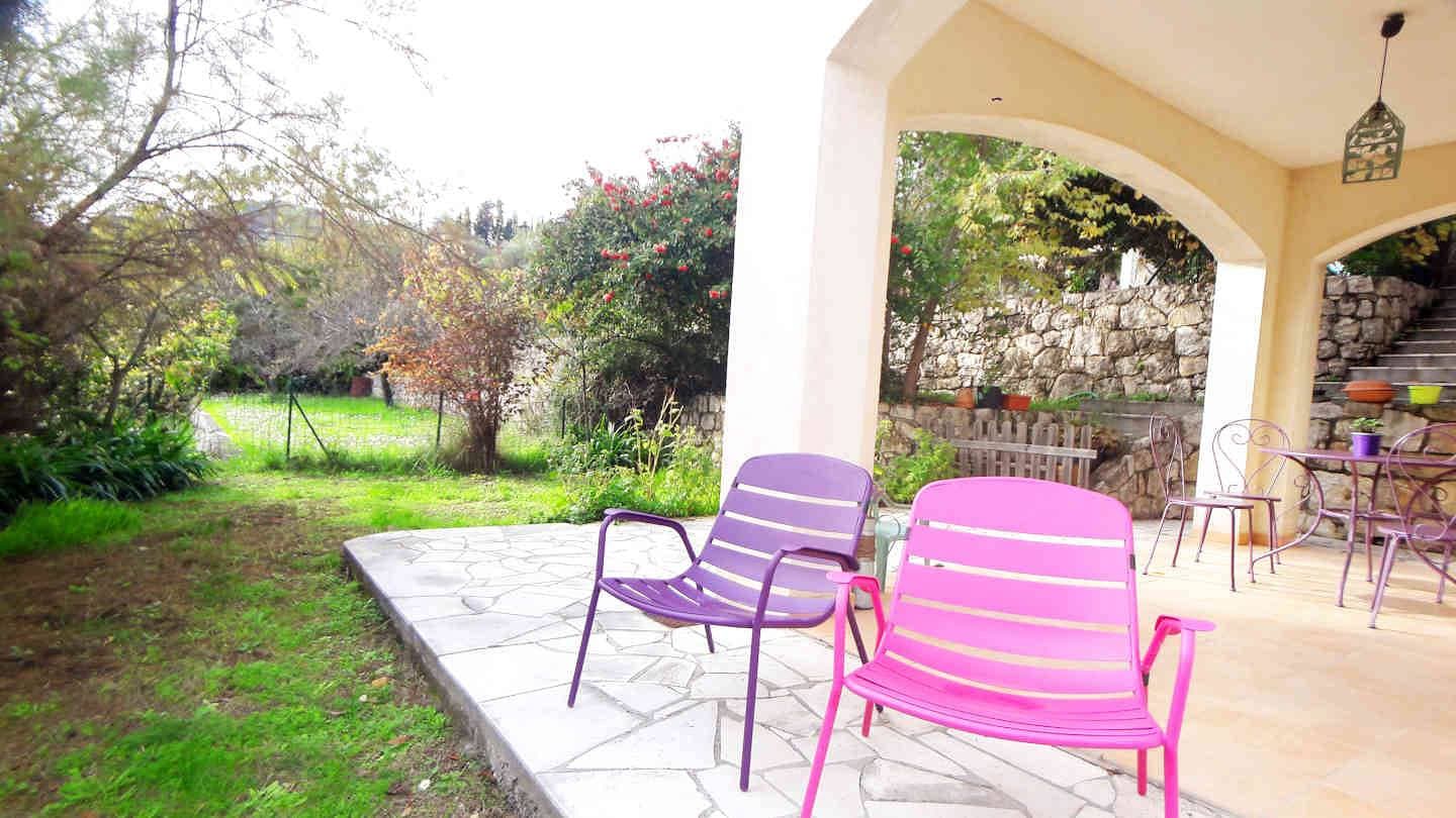Foto 2 von 15: Vermietung rez-de-villa daher möblierter F2 für 1 -4 Personen, 30mn Nizza