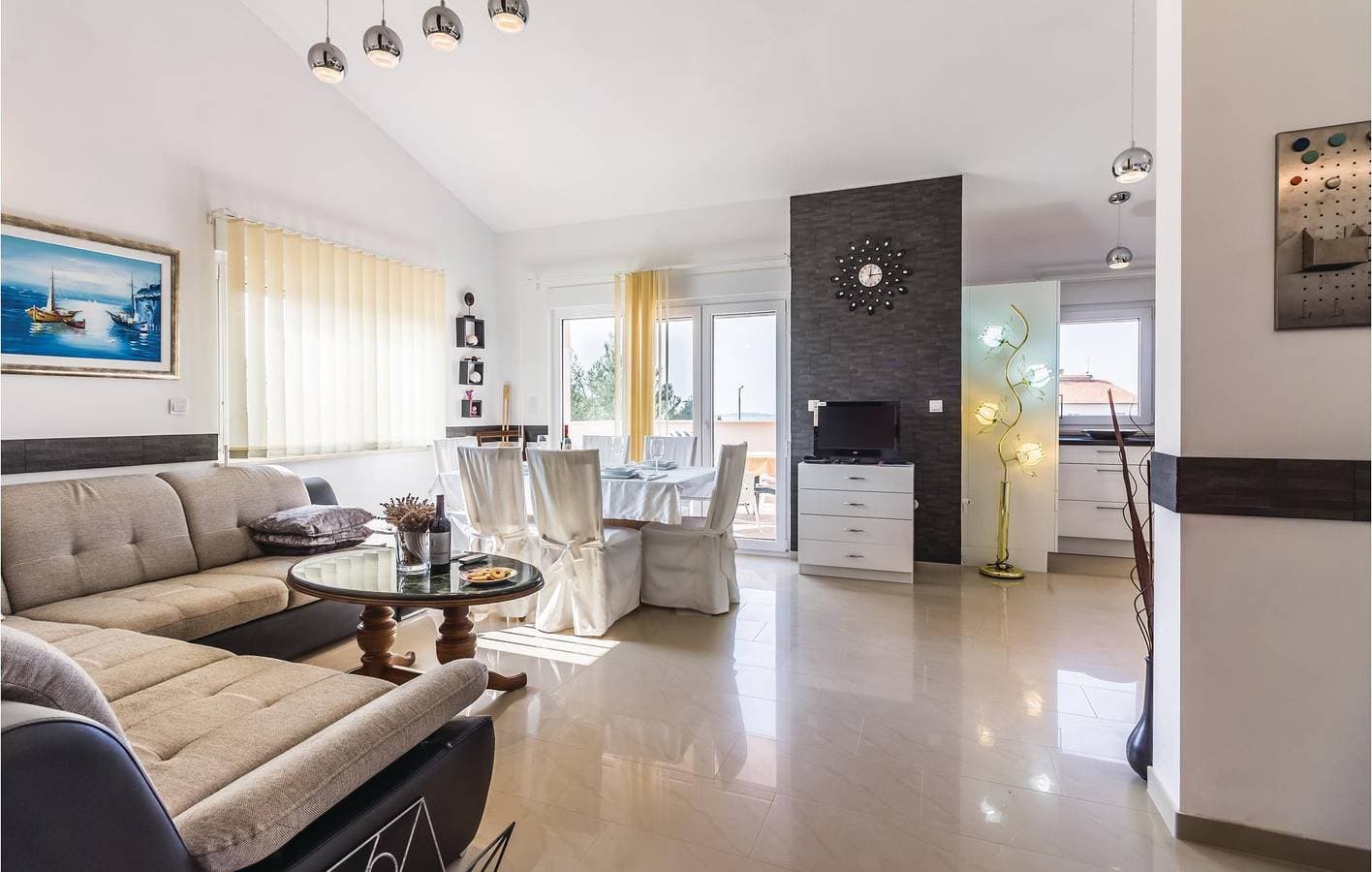Foto 5 von 37: Gemütliche 1-Zimmer-Wohnung mit Meerblick, WLAN und Parkplatz in Fažana