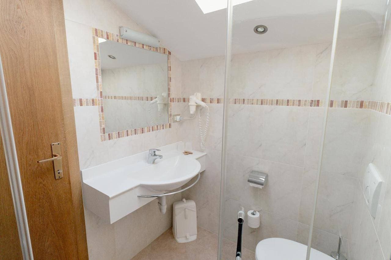 Foto 5 von 9: Budget Double Room