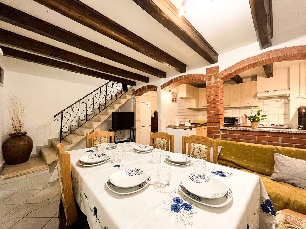 Ferienhaus in istrischem Dorf und ruhiger Lage  1