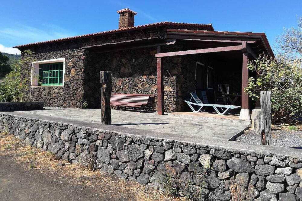 Kleines Haus mit allem Komfort mitten in der Natur und in der Nähe der Stadt. 1