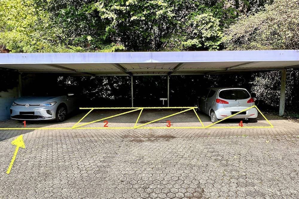Foto 13 von 22: Jupas° | Red Rock Home - Balkon & Parkplatz