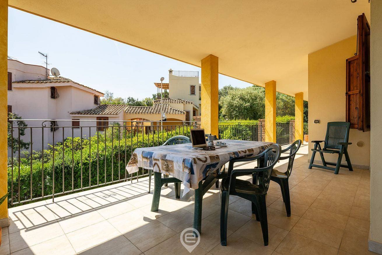 Foto 3 von 28: Ferienhaus für 4 Personen mit Balkon/Terrasse