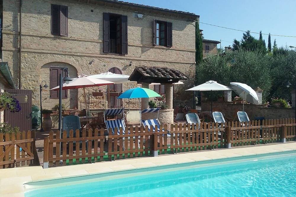 Foto 12 von 15: Romantische Zwei-Zimmer-Wohnung mit Blick auf die Landschaft von Siena