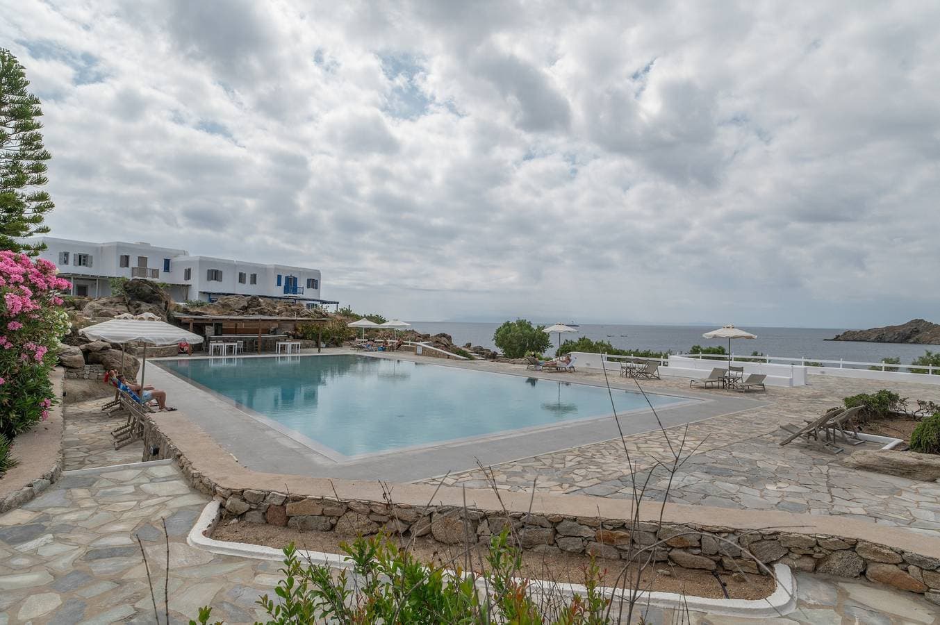 Foto 5 von 25: Mykonisches Traumstudio – Pool, Strand & Luxus