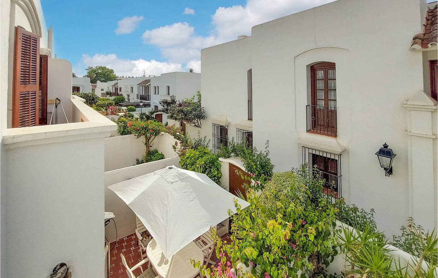 Foto 13 von 19: Appartement am Strand mit Klimaanlage, Parkplatz, Terrasse und Pool