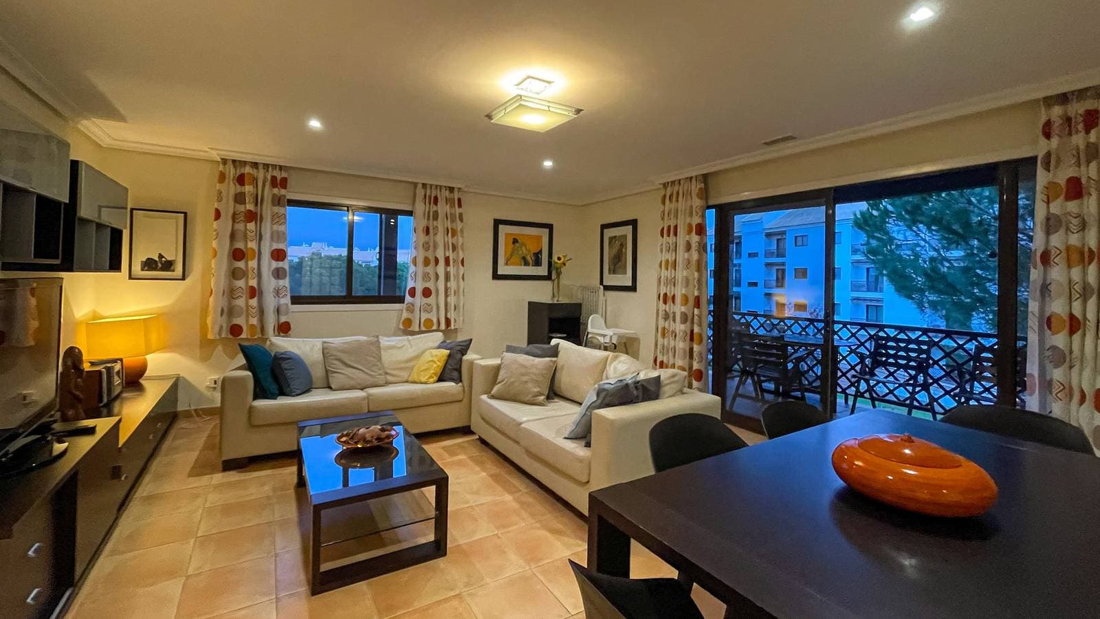 Foto 2 von 28: Apartamento T2, Praia da Falésia, Albufeira