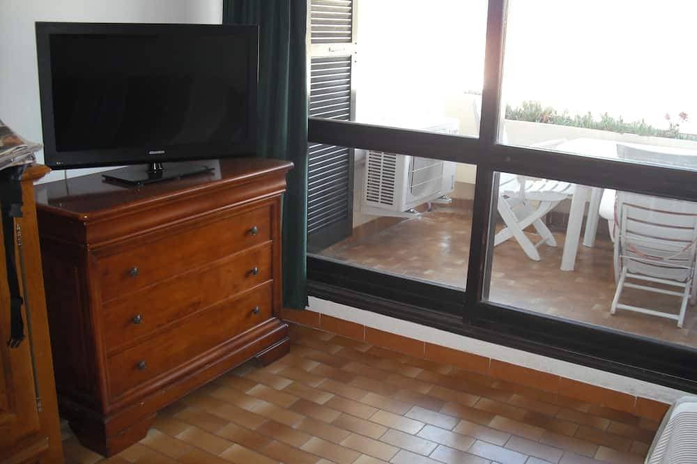 Foto 11 von 27: Ferienhausvermietung in La Croix Valmer: Privatdomain mit Schwimmbad
