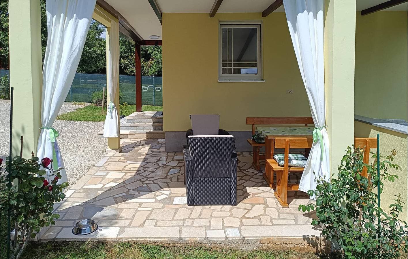 Foto 3 von 30: Gemütliche Ferienwohnung mit Terrasse und WLAN, 1,5 km vom Stadtzentrum von Marčana entfernt