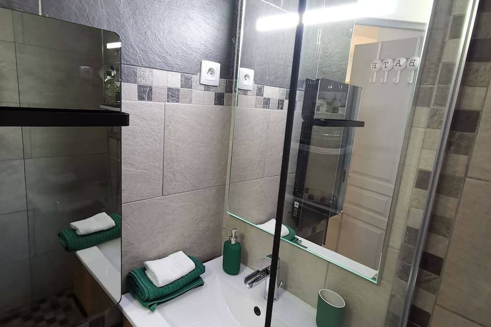 Foto 6 von 30: Exceptional Sea View - Jacuzzi - Garden - Air conditioning - Fiber at Cap Esterel