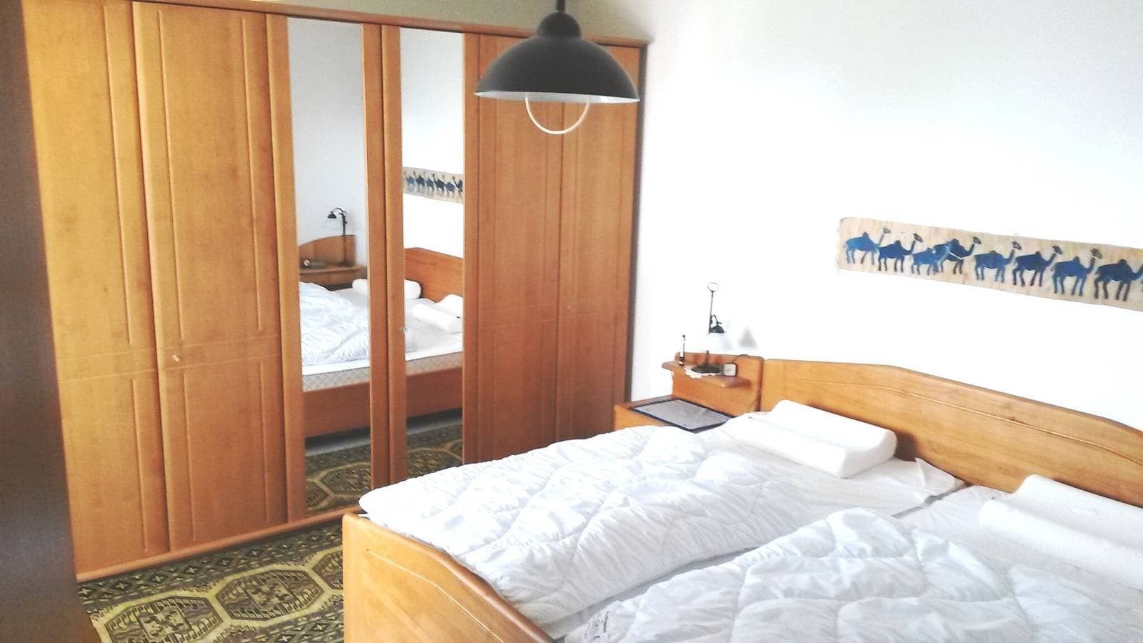Foto 12 von 27: Ferienwohnung 'Schönblick' mit Blick auf den See und Balkon