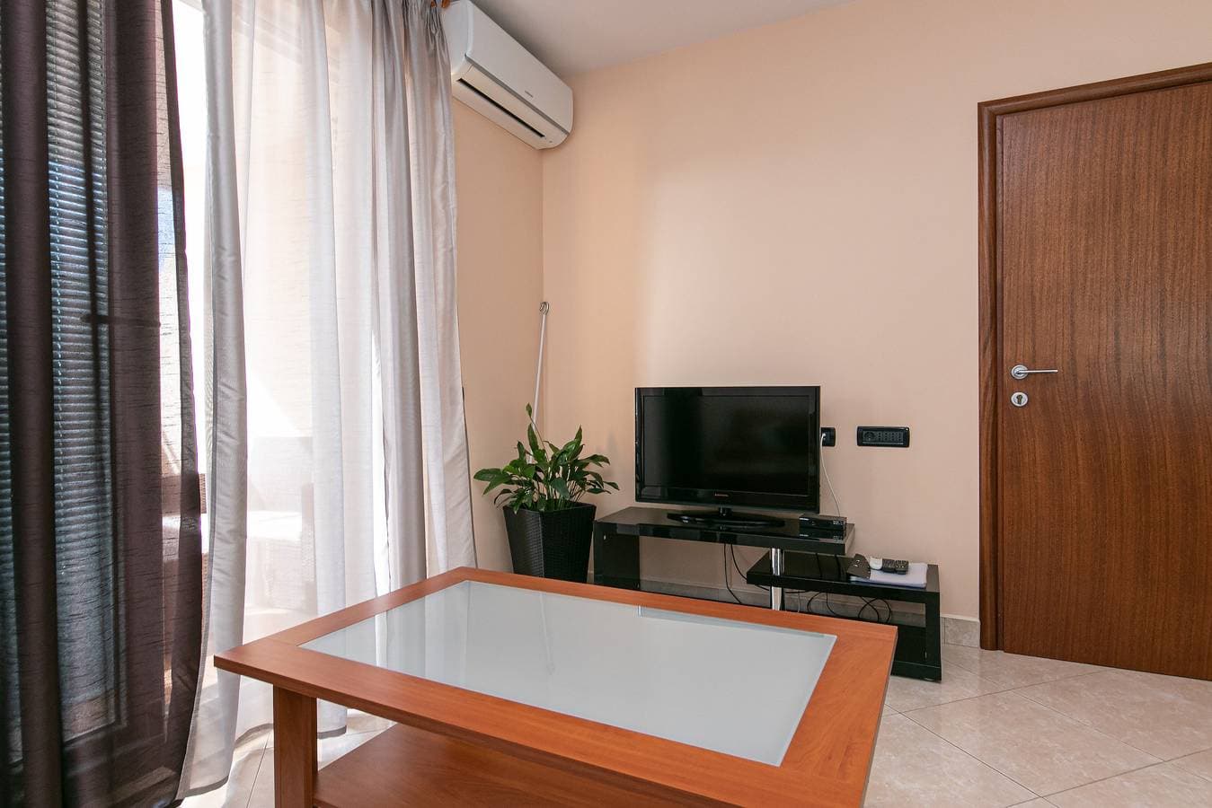 Foto 12 von 27: 2-Zimmer-Ferienwohnung mit Terrasse und Meerblick Brela, Makarska A-20065-a