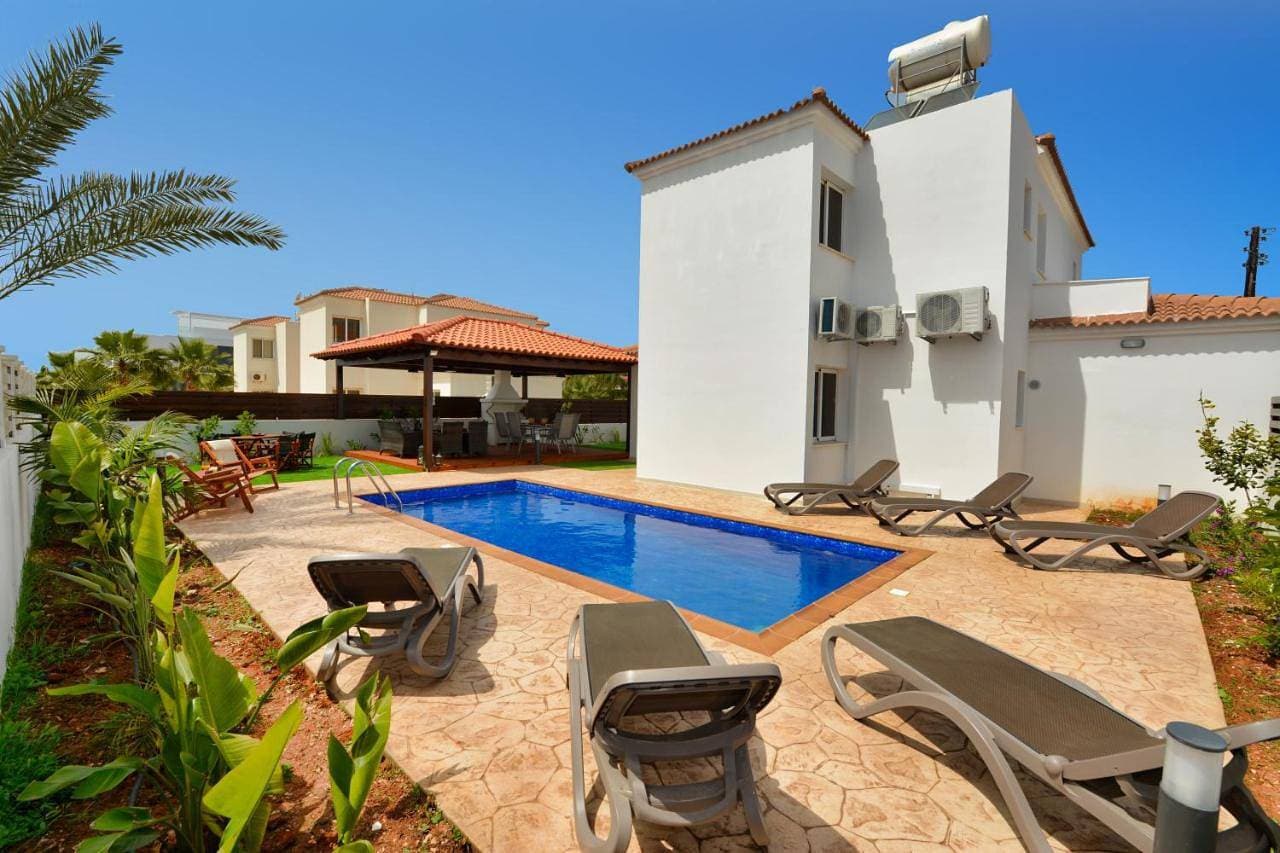 Foto 10 von 46: Villa with Private Pool