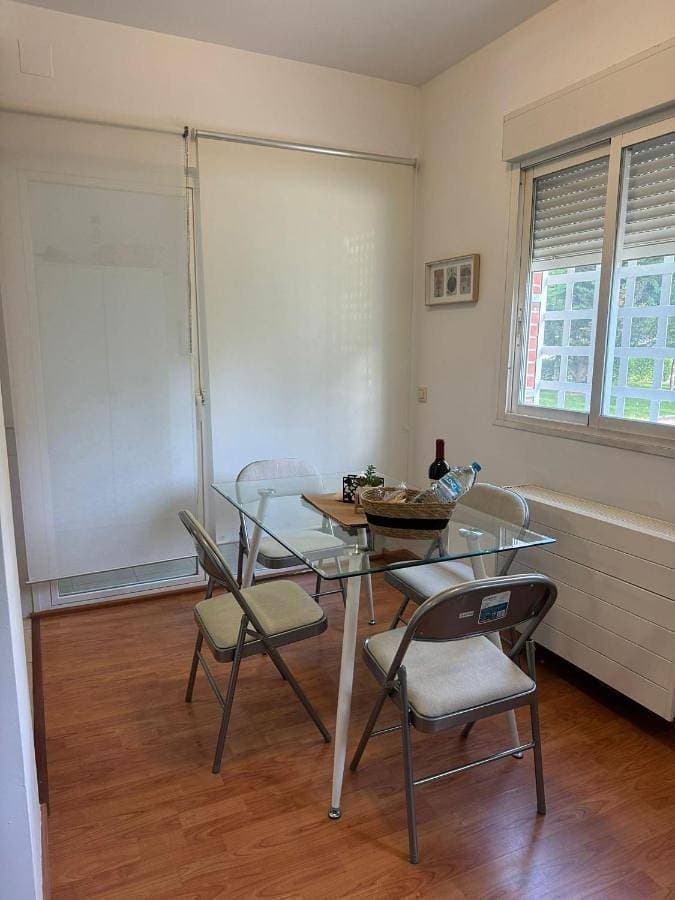 Foto 4 von 15: Two-Bedroom Apartment