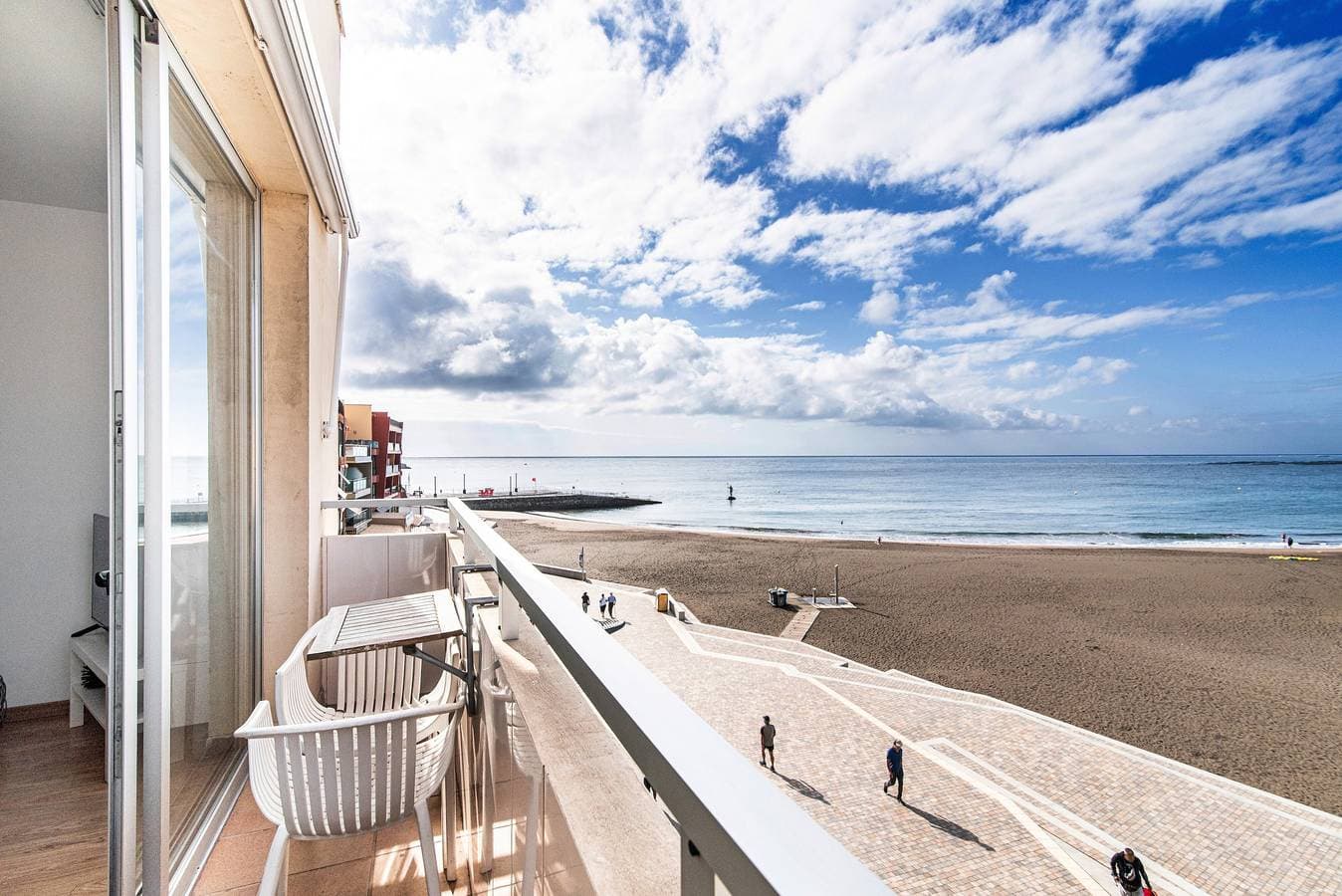 Foto 2 von 26: Ferienwohnung 'Vista Playa y Mar' mit Balkon, WLAN und Klimaanlage
