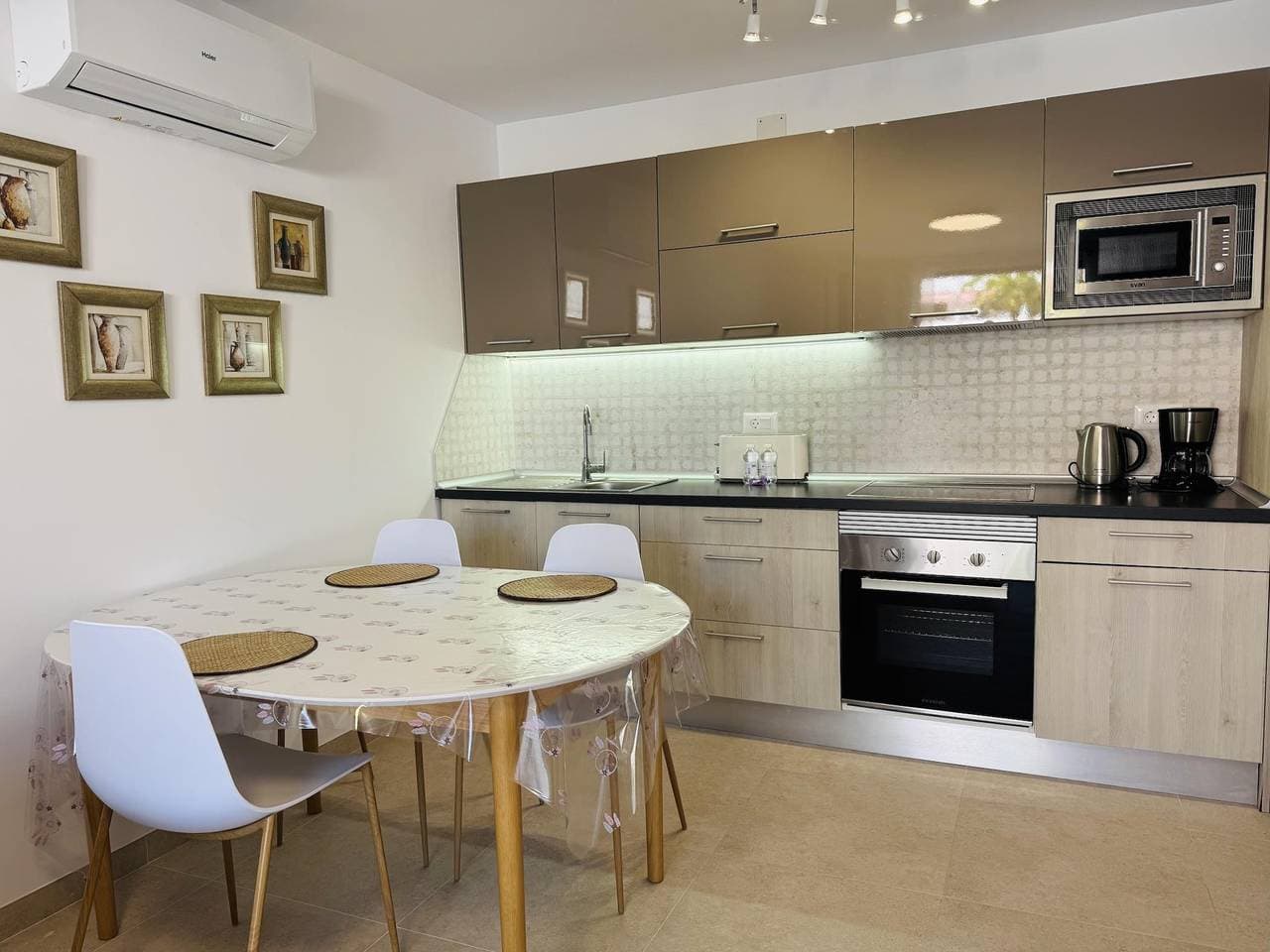 Foto 5 von 31: Ferienwohnung für 3 Personen mit Pool