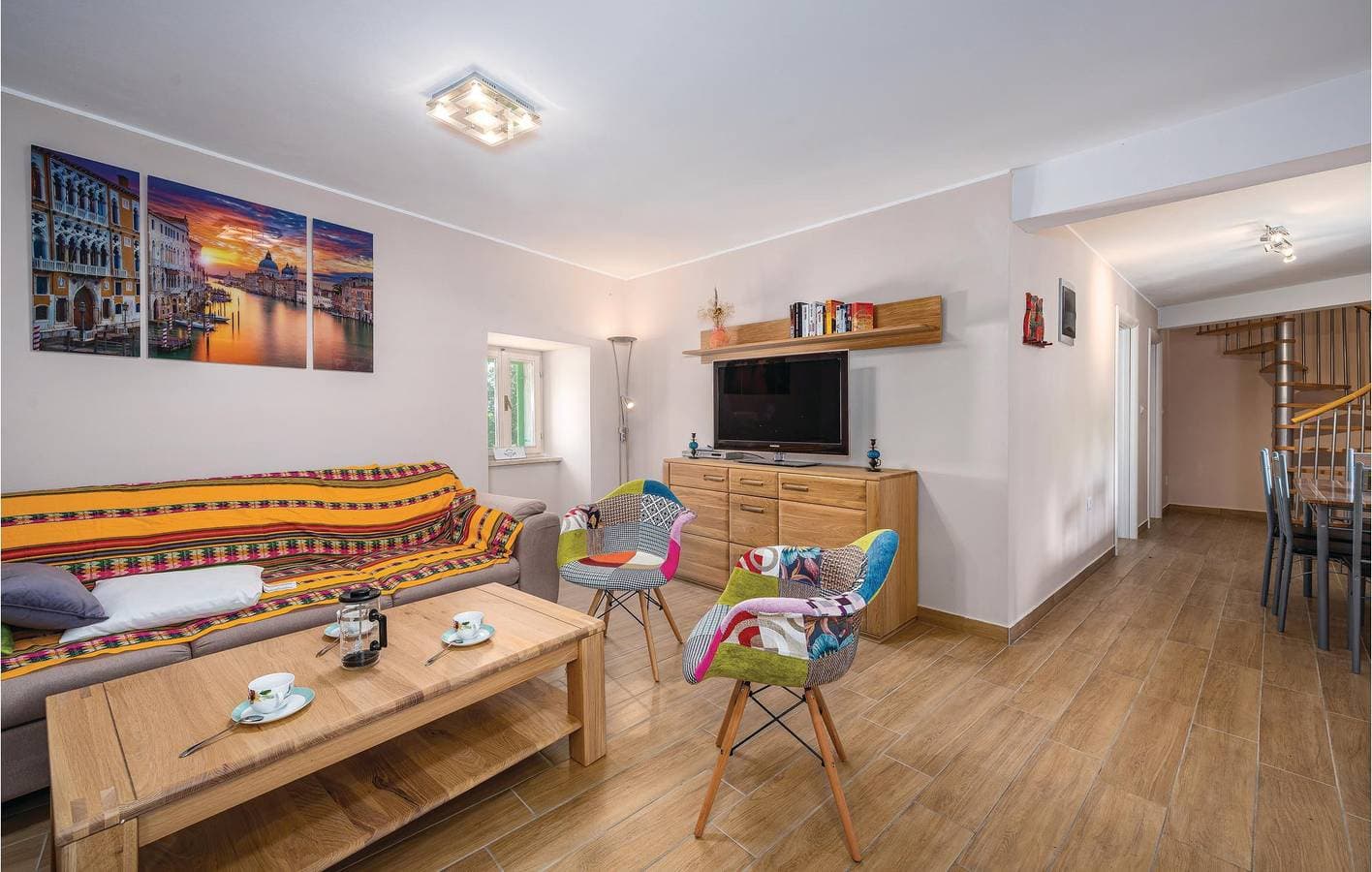 Foto 10 von 33: Charmante 2-Zimmer-Wohnung mit Pool, in der Nähe des Stadtzentrums