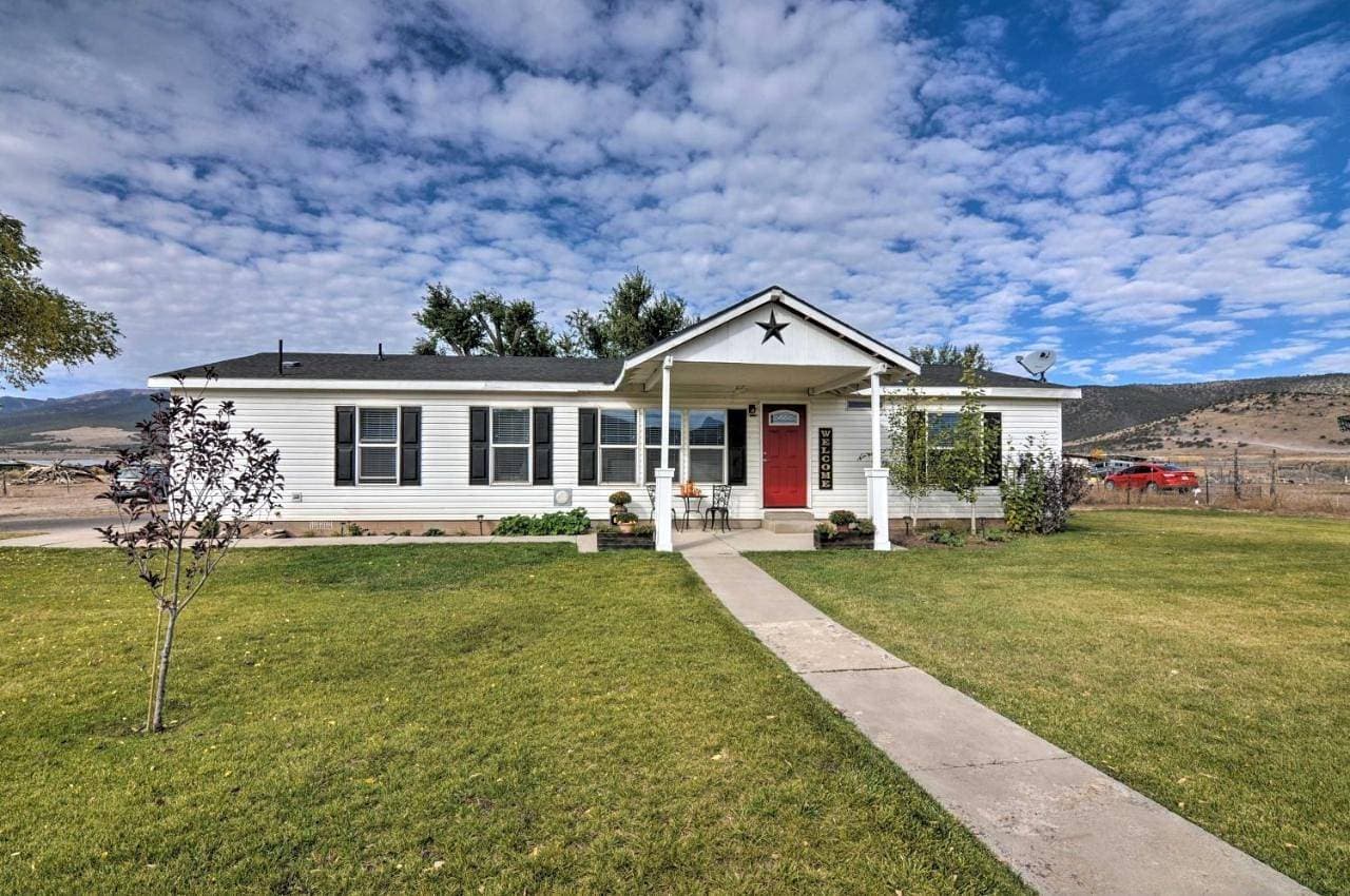 Bright & Beautiful Home, Explore Nat'l Parks! 1