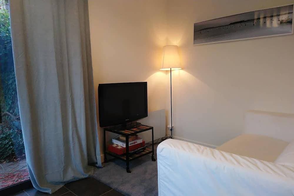 Foto 5 von 30: Steinhaus 4 Schlafzimmer, 2 Bäder. Stadtzentrum. Strand in 150 m. Sonniger geschlossener Garten
