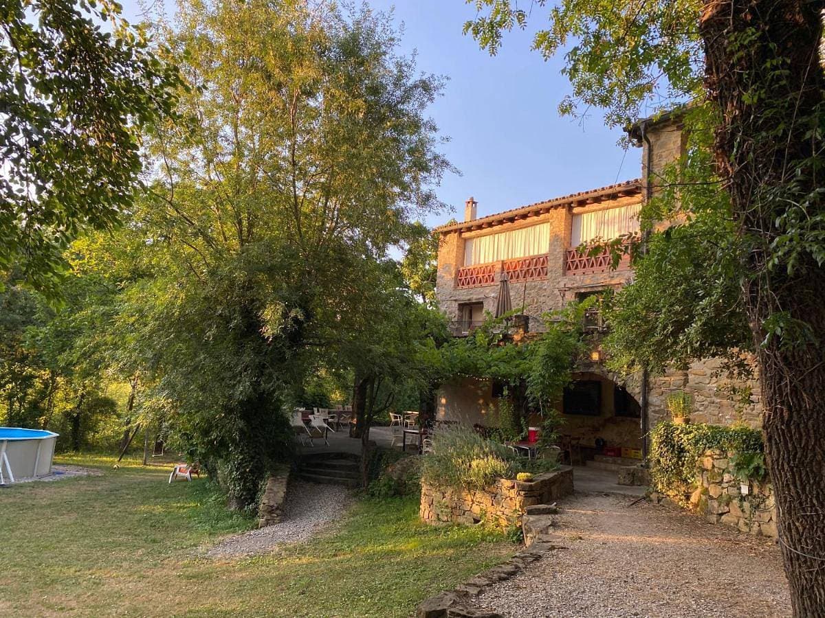 Can Banal - Camping y Masia Rural 1