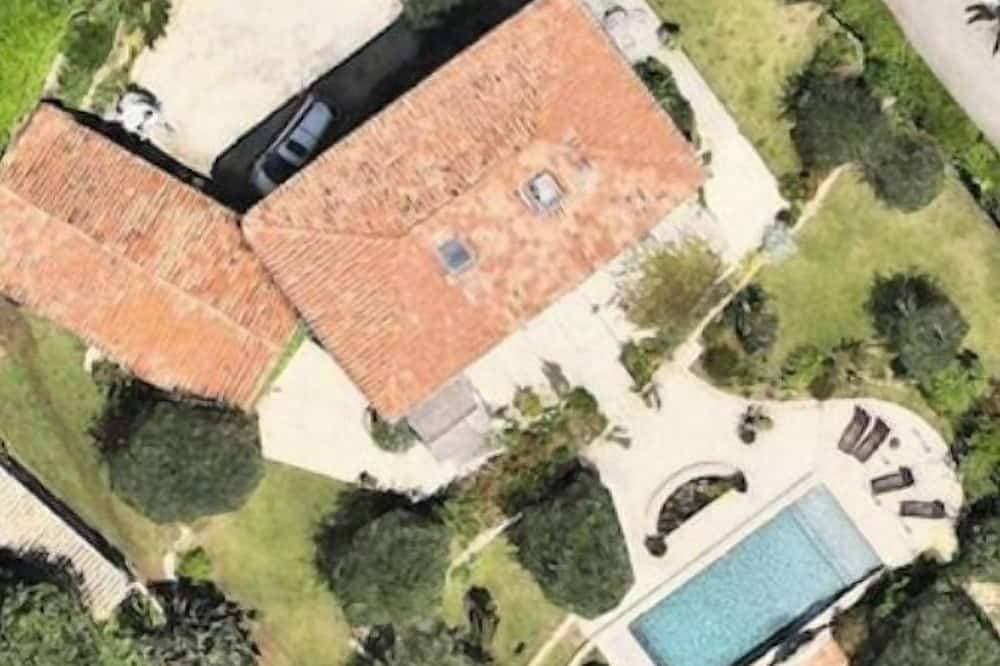 Flat duplex in Villa  4/6 pers. Near Grasse, Swimming pool, Garden 1