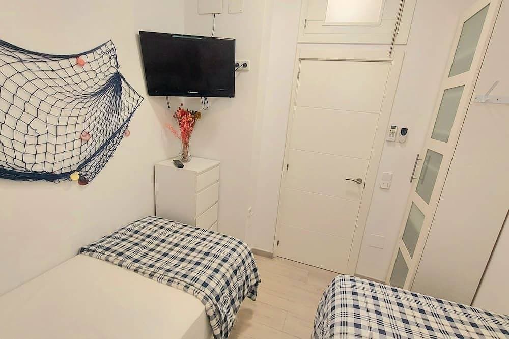 Foto 7 von 30: Neu !! 2 min Strand. WIFI 2 v.Chr 2 schlafzimmer 3 Pools. Große Terrasse, Garten