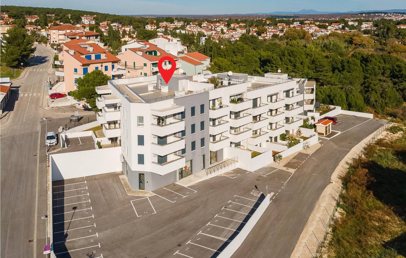 Foto 2 von 29: Gemütliche 1-Zimmer-Wohnung mit Terrasse, 1000 m vom Strand Bijela entfernt