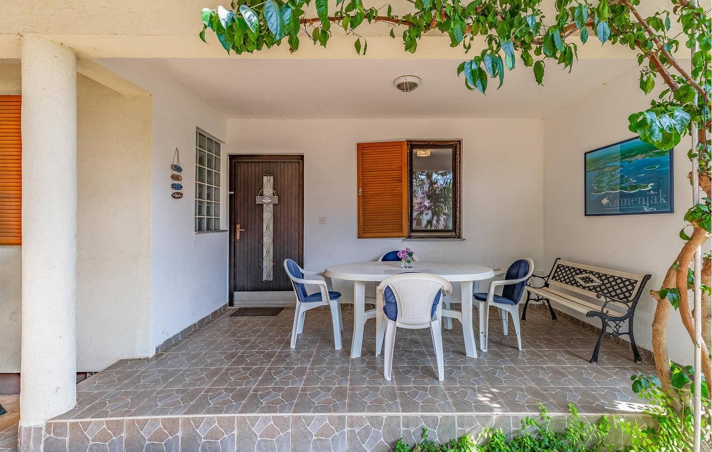 Foto 10 von 24: Gemütliche Ferienwohnung mit Terrasse und Parkplatz, 1 km vom Strand Bijeca entfernt