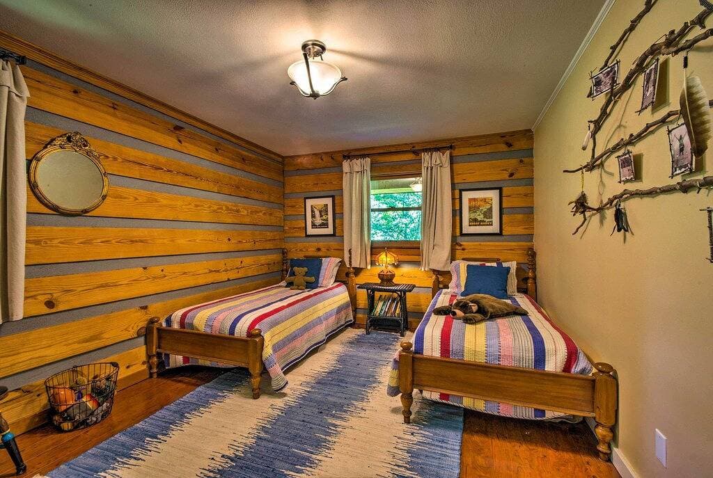 Foto 5 von 24: Bryson City Cabin w / Hot Tub & Deck - auf mehr als 2 Acres!