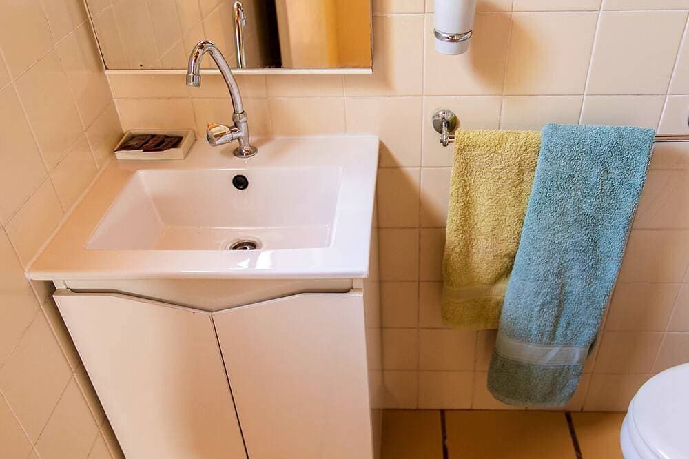 Foto 4 von 29: Komfortables Doppelzimmer mit Außenküche und Gemeinschaftspool